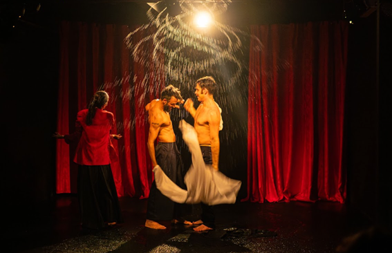 Teatro de Apartamento apresenta espetáculo TRêS em São Paulo