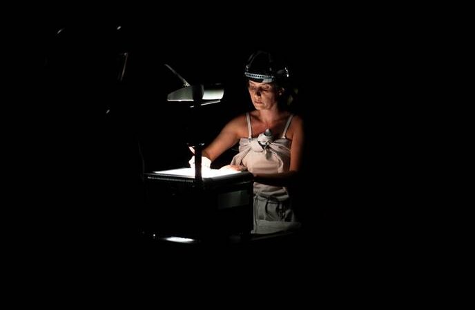 Em novo trabalho, Gabriela Carneiro da Cunha trata da contaminação do rio Tapajós por mercúrio
