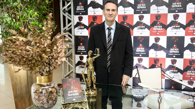 Daniel Tonetto lidera vendas de ficção no Brasil