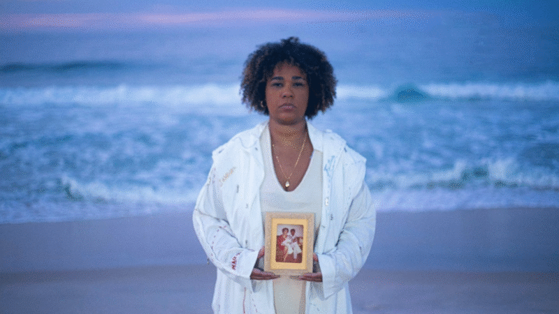 Afra lança EP “Casa Azul” e celebra ancestralidade e recomeços