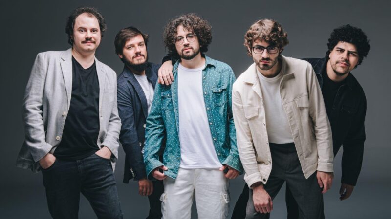 Banda A Olívia lança álbum que mistura rock e questões globais
