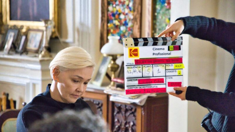 Julia Lemmertz grava drama “Nós, que nos queremos tão pouco” em Porto Alegre