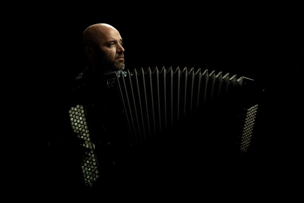 Lionel-Suarez-1024x683 Rapidinhas Culturais (19 de setembro de 2025)
