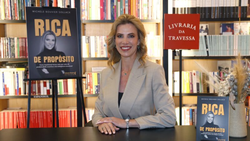 Michele Bouvier lança “Rica de Propósito” em São Paulo