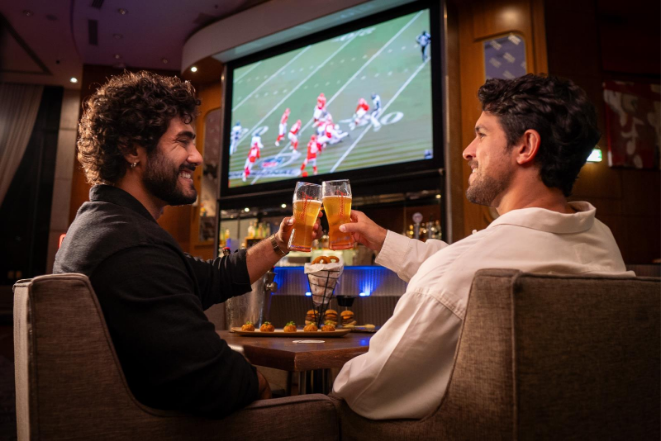 Hilton Morumbi transmite jogo de futebol americano com promoções