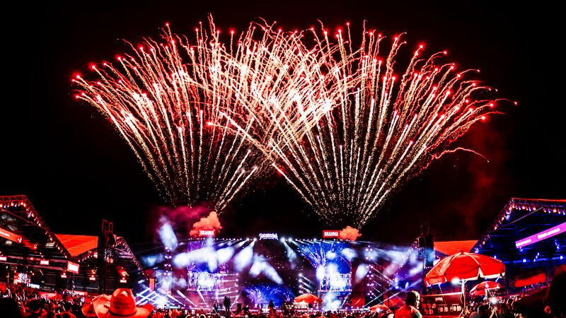 Jaguariúna Rodeo Festival reúne 40 mil pessoas e celebridades