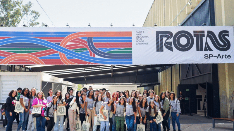 Estudantes exploram arte na SP-Arte Rotas com oficinas da Unipar