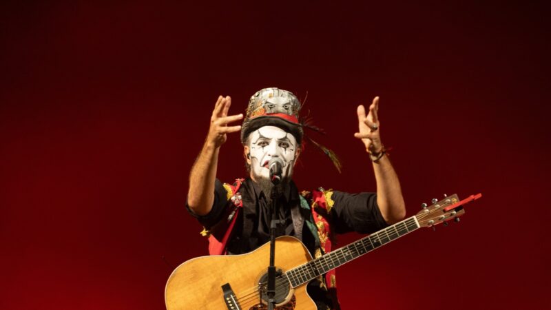 O Teatro Mágico volta ao Rio de Janeiro com a turnê “O Reencontro”