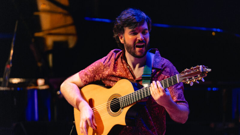 Alexandre Andrés lança o álbum “Luar Total” em 10 de outubro