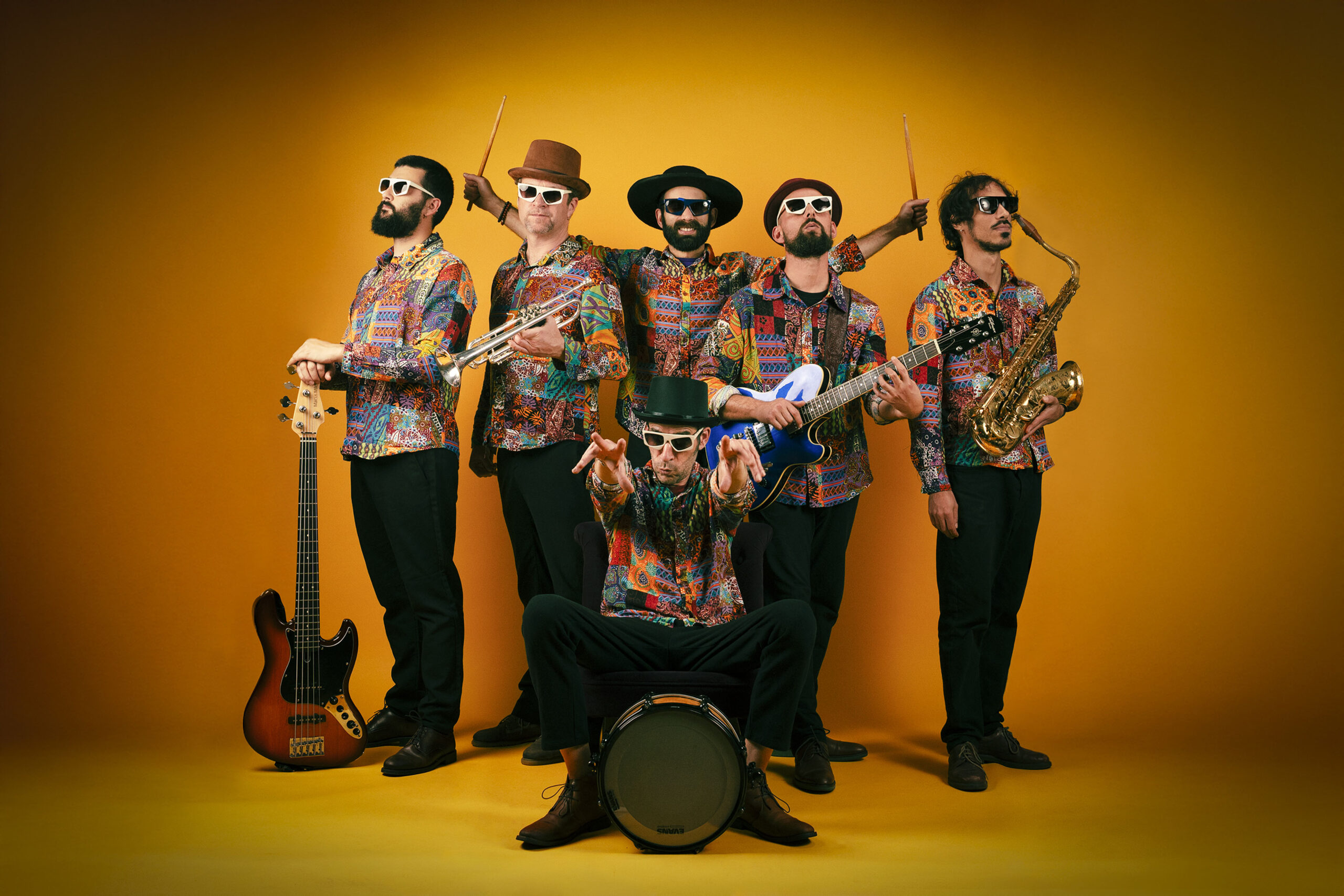 Kumpania Algazarra estreia show no Manouche com Orquestra Voadora