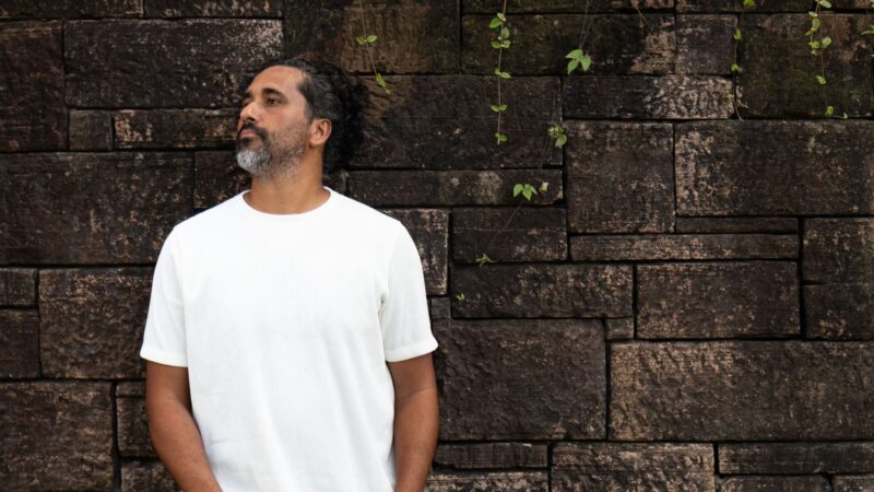 Livro “Mormasiento”, de Andrés Rivero, celebra a poesia da periferia fronteiriça