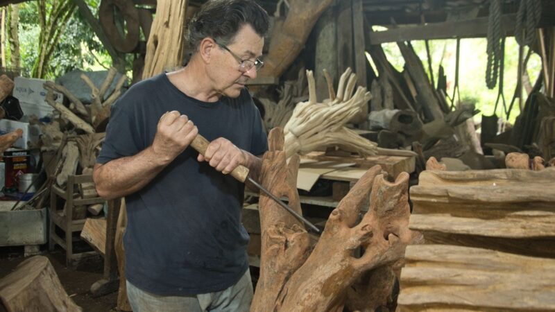 Itelvino Jahn apresenta mostra “Permanências” em Porto Alegre