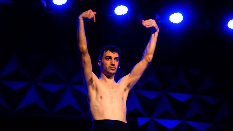 Victor Di Marco estreia solo “Azul Marítimo” em Porto Alegre