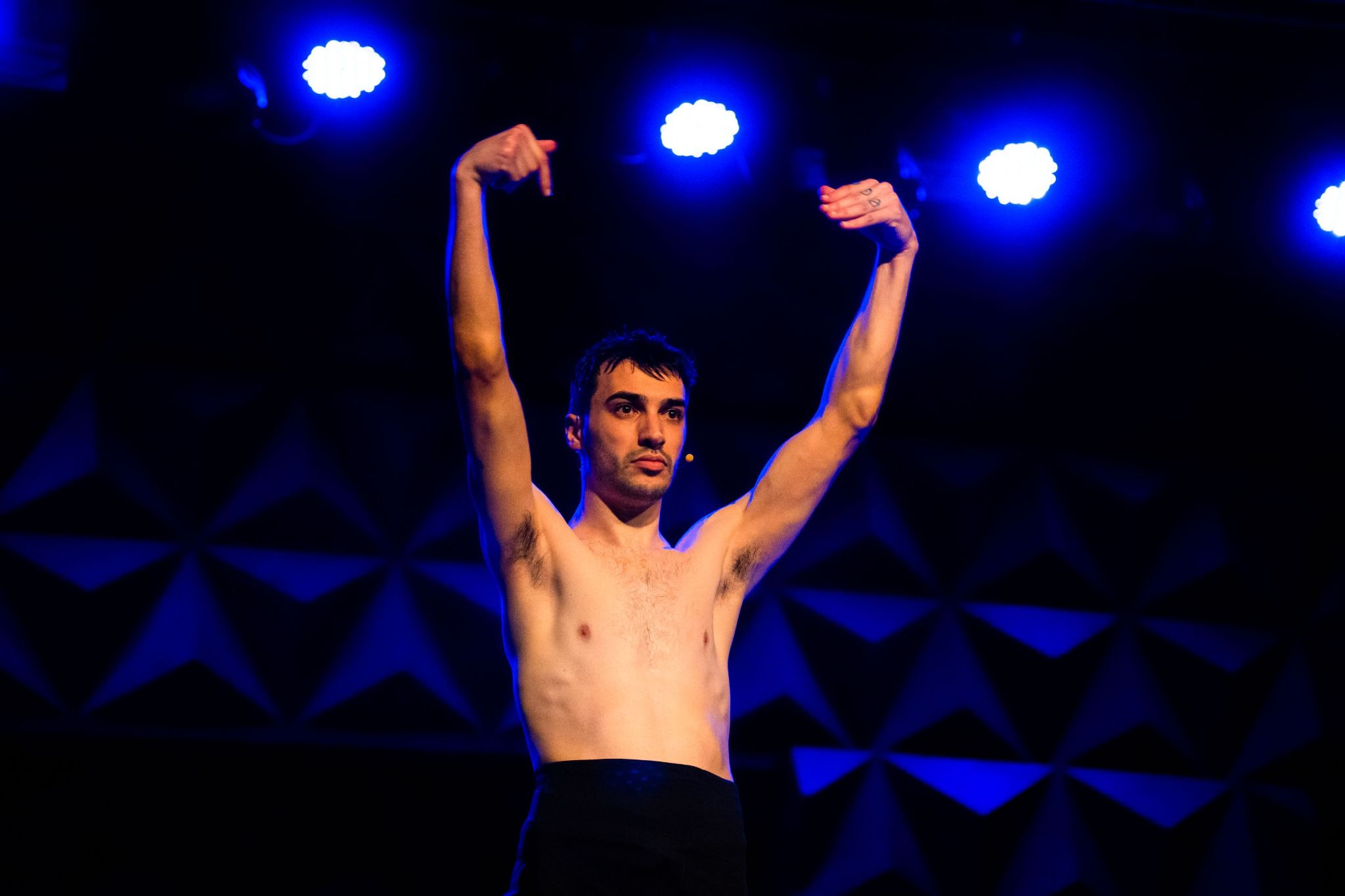 Victor Di Marco estreia solo “Azul Marítimo” em Porto Alegre