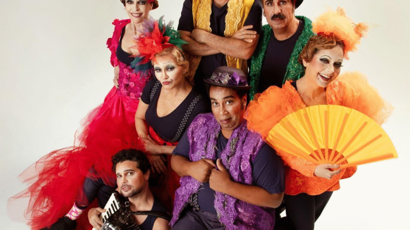 Clássico de Artur Azevedo ganha nova vida com estreia de “oS MambembeS” no Teatro TUCA, em São Paulo 🎭✨