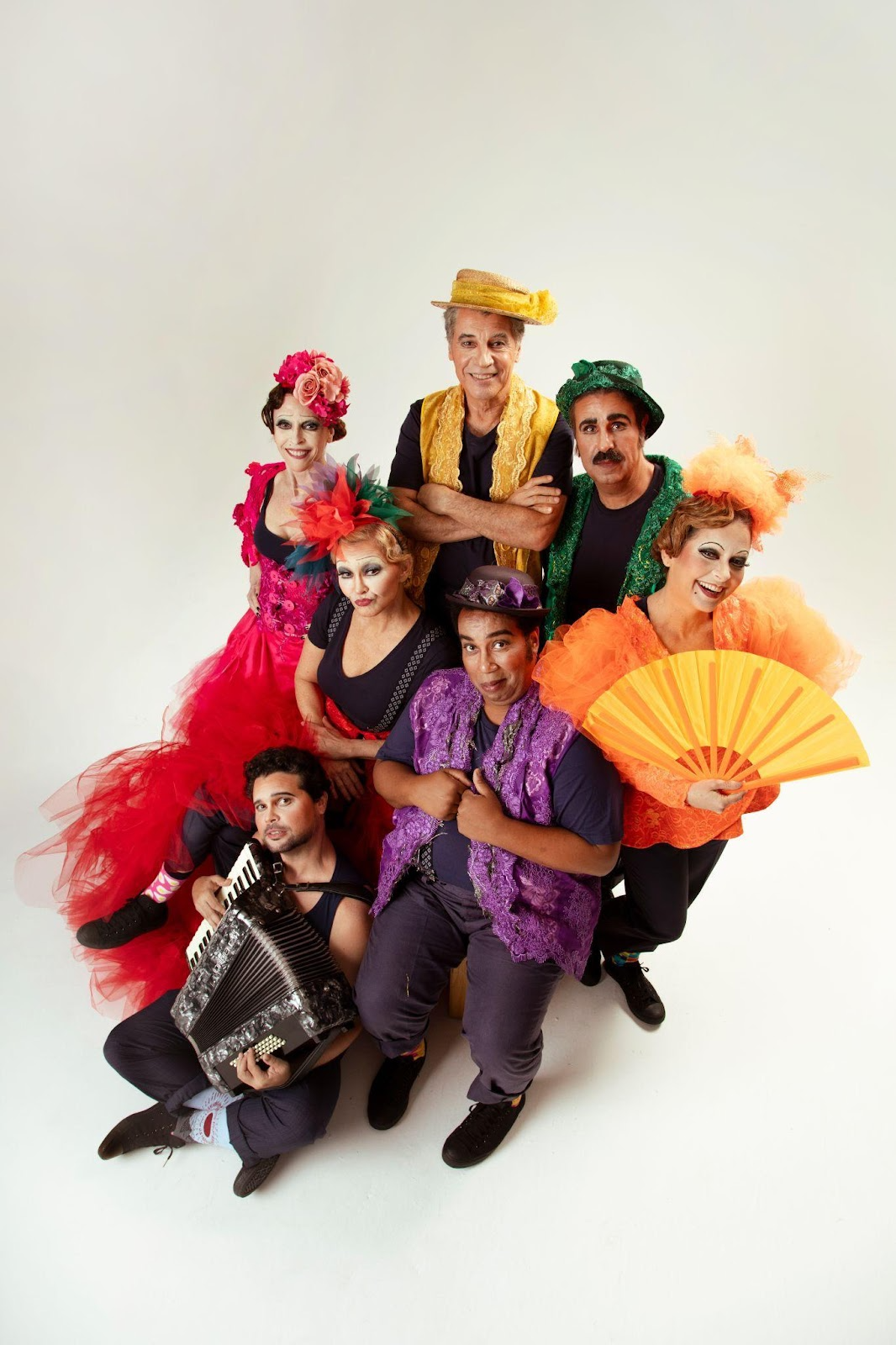 Clássico de Artur Azevedo ganha nova vida com estreia de “oS MambembeS” no Teatro TUCA, em São Paulo 🎭✨