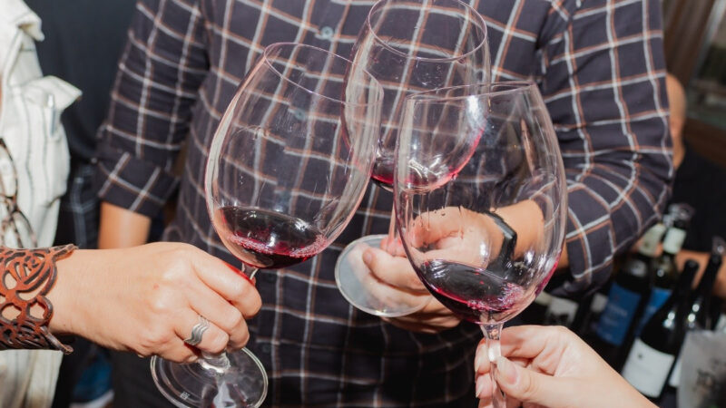 Grand Tasting Niterói celebra um ano com mais de 100 rótulos