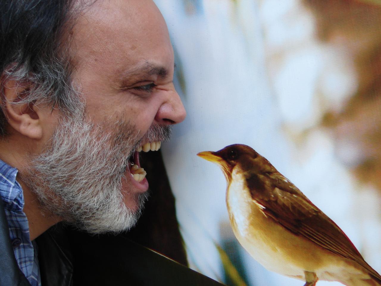 Andersen Viana conquista prêmio no Chile com obra “Mensagens”