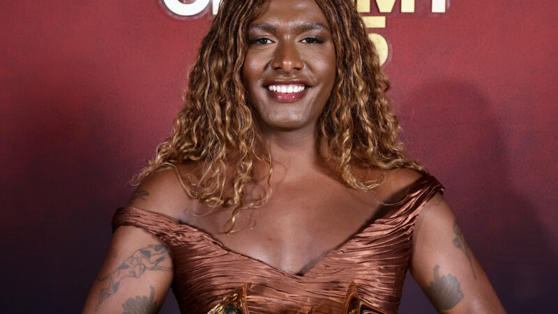 Liniker brilha no Latin GRAMMY 2025 e vence três prêmios