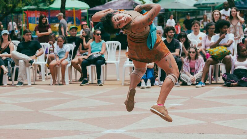 Camaleão Grupo de Dança encerra “Recriar” na Praça da Liberdade