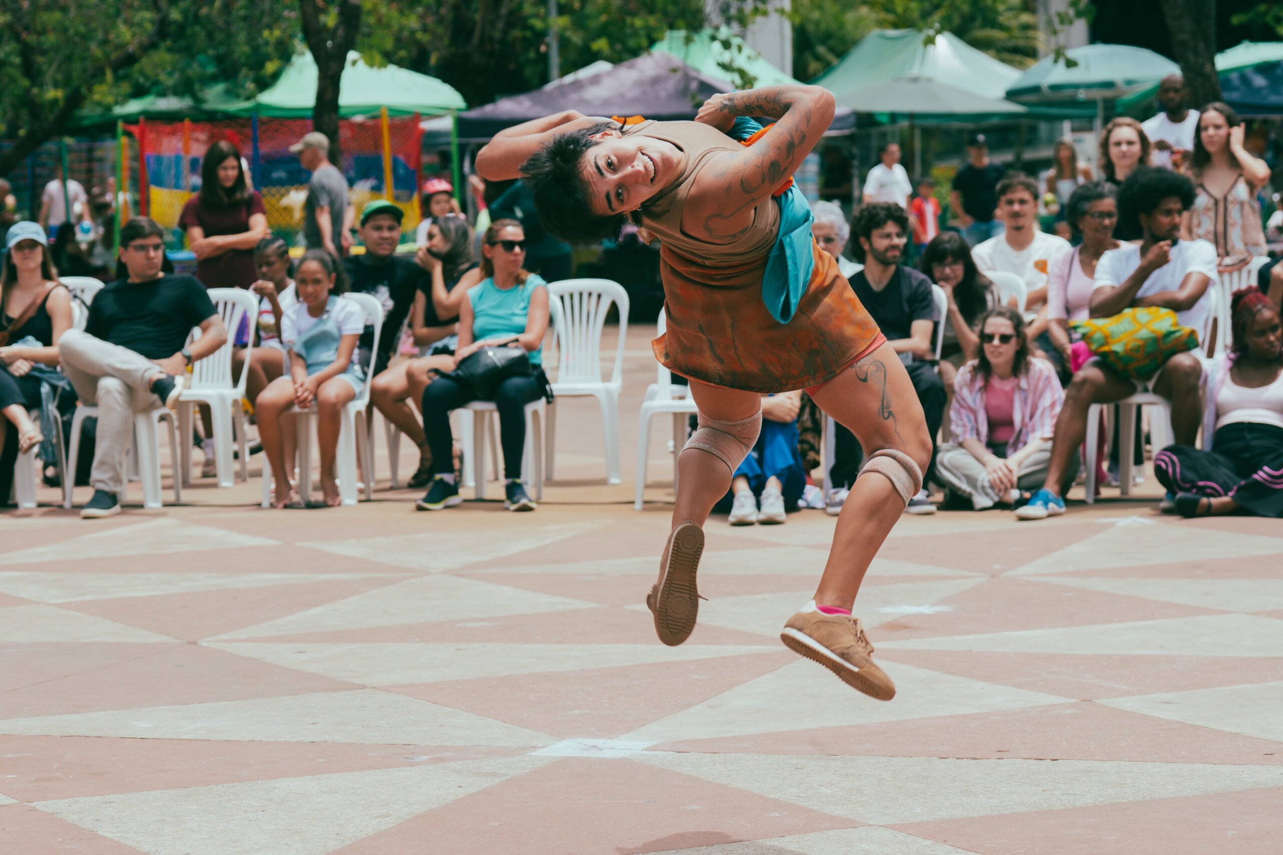Camaleão Grupo de Dança encerra “Recriar” na Praça da Liberdade