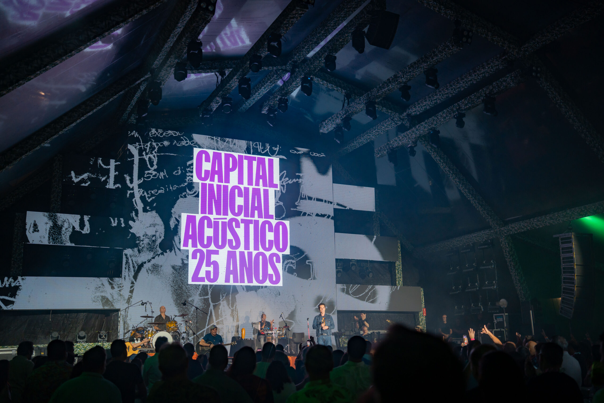 Capital Inicial agita Baile do Hawaii em Mogi Mirim