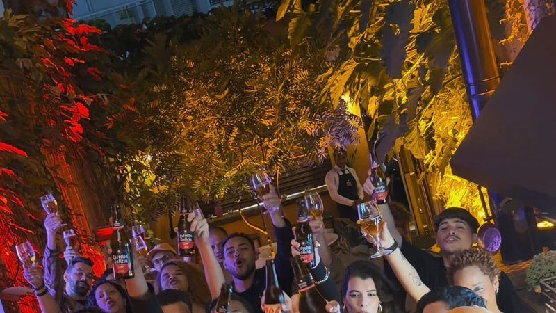 Estrella Galicia celebra vitória de Liniker no Grammy Latino