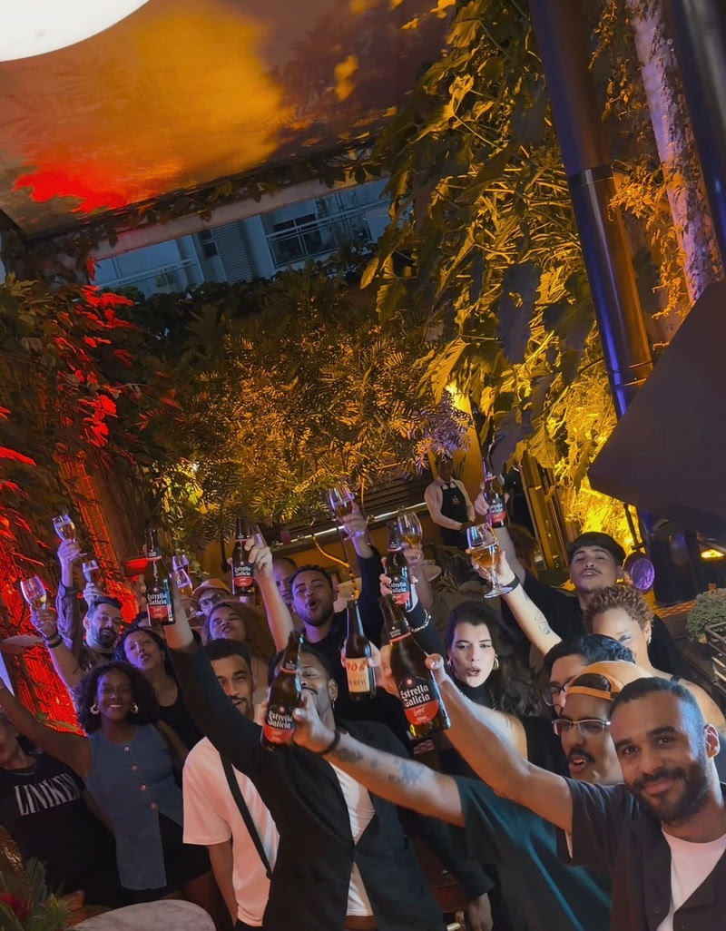 Estrella Galicia celebra vitória de Liniker no Grammy Latino