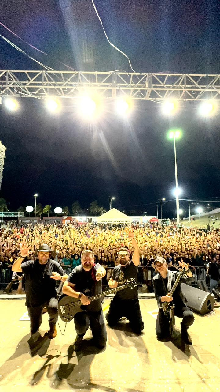 Rosa de Saron emociona fãs no Festival Halleluya em São Luís