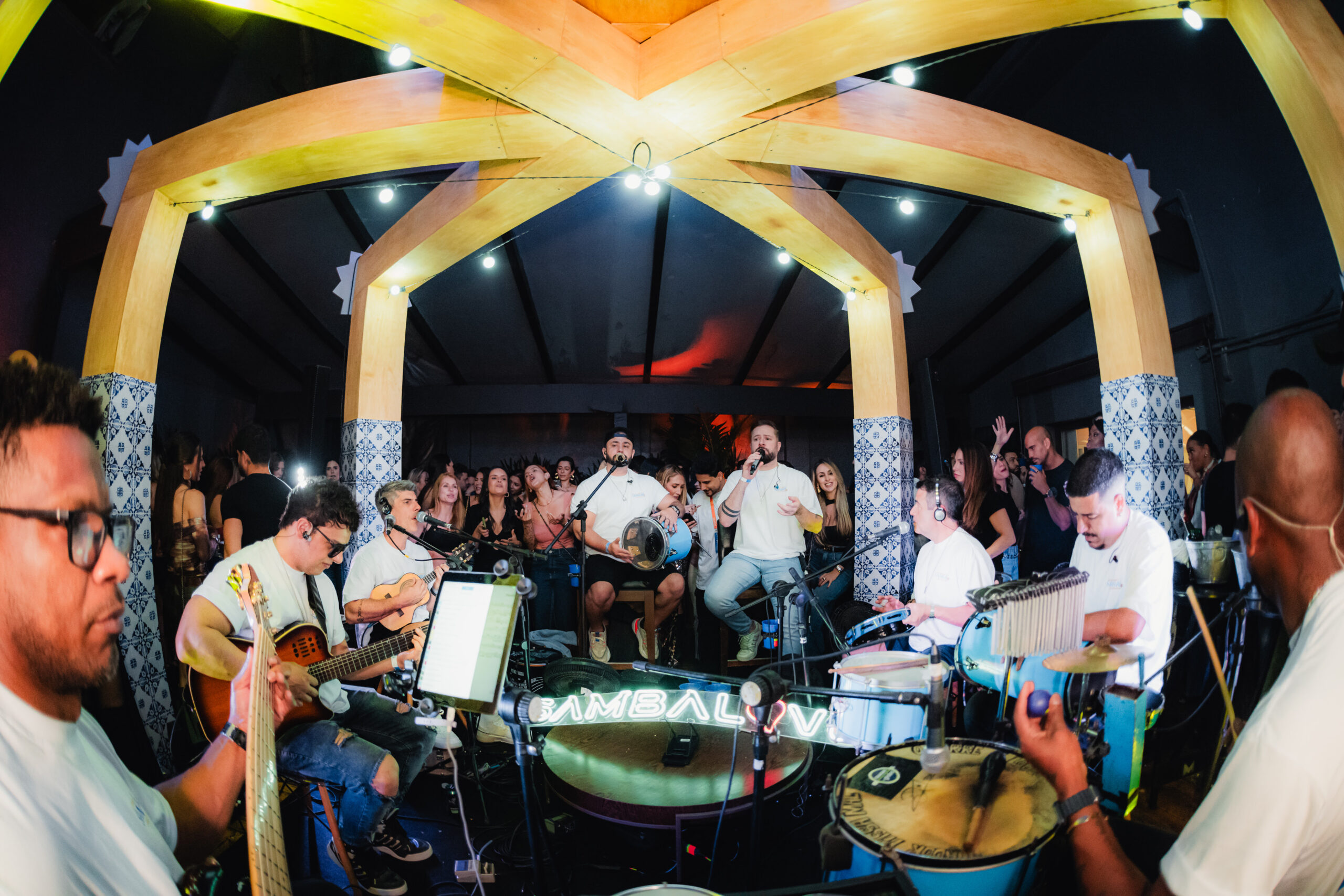 Sambalove estreia a label Sambaê com ingressos esgotados