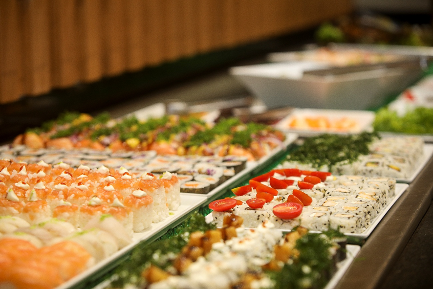 Jin Jin celebra mês do sushi com opções variadas