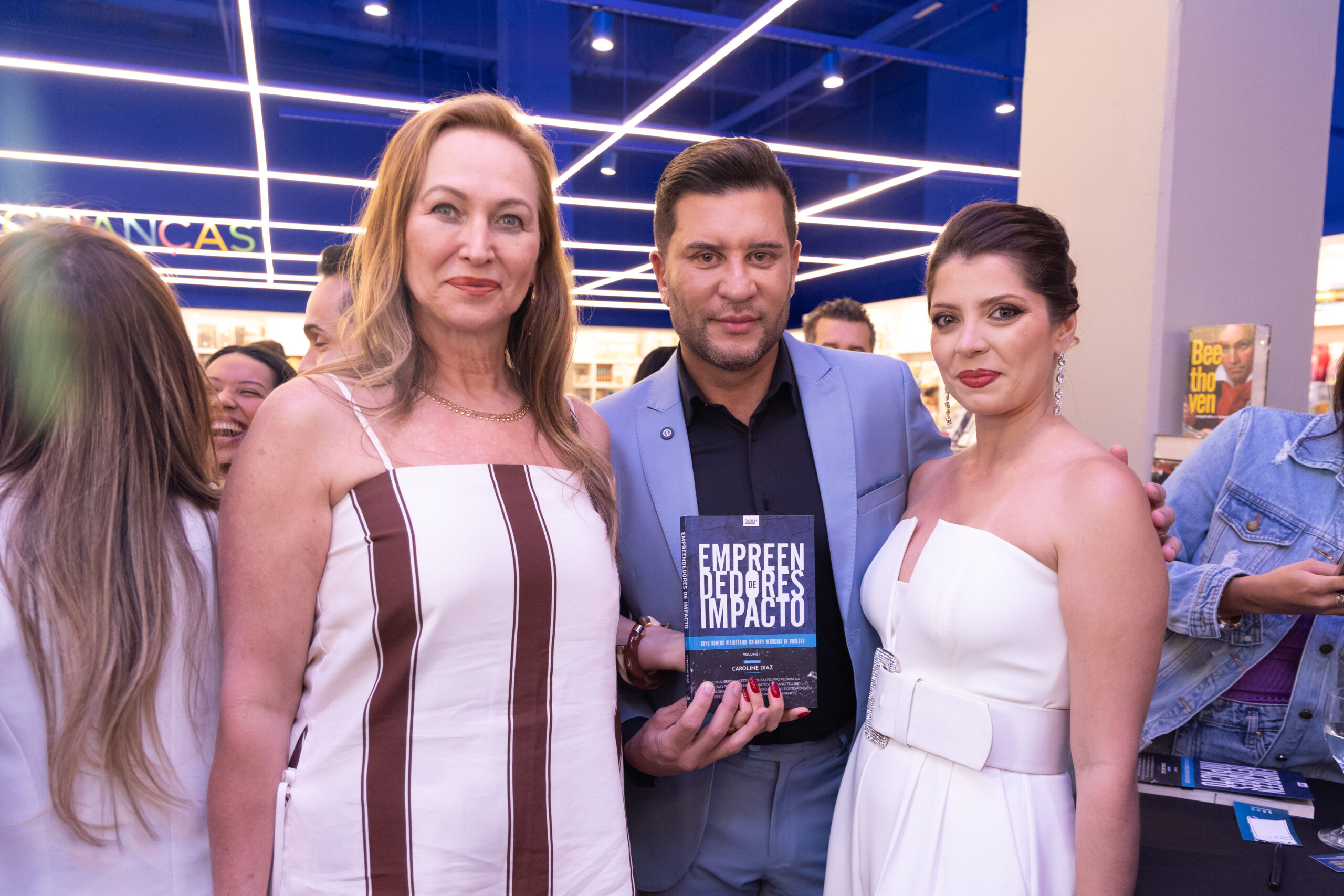 Caroline Diaz celebra lançamento de Empreendedores de Impacto