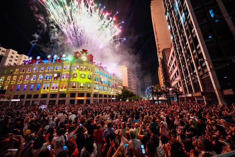 Natal do Palácio Avenida reúne 70 mil pessoas no fim de semana de estreia