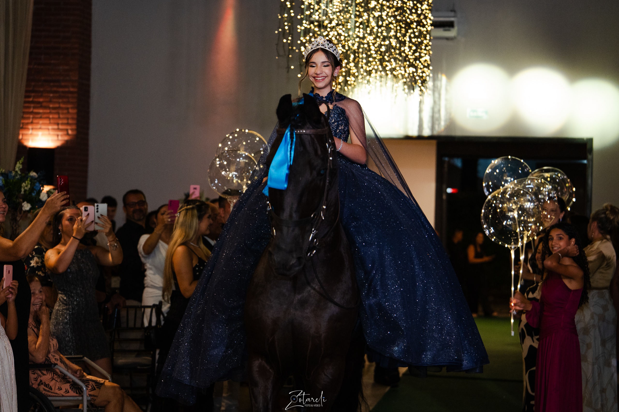 Milena celebra 15 anos com festa sertaneja digna de conto de fadas