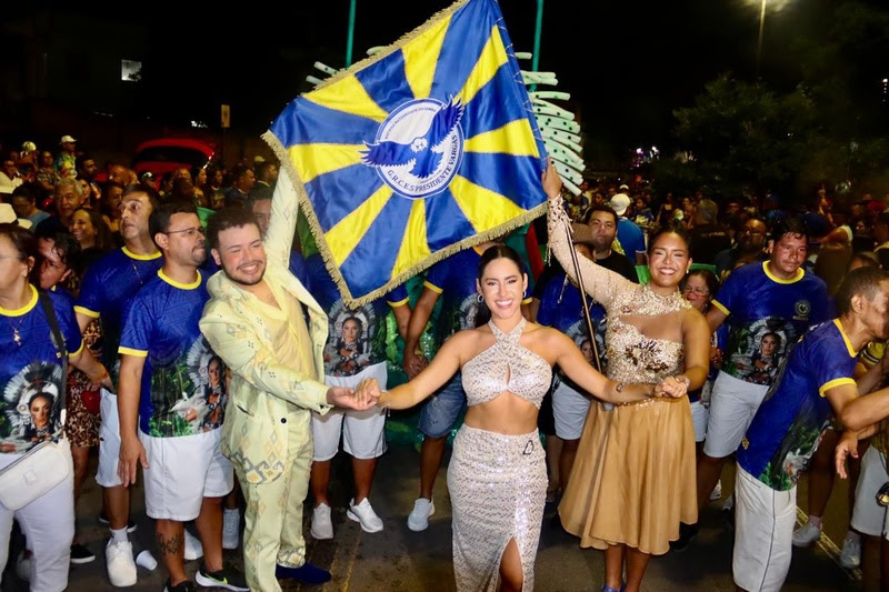 Isabelle Nogueira participa de ensaio da Presidente Vargas