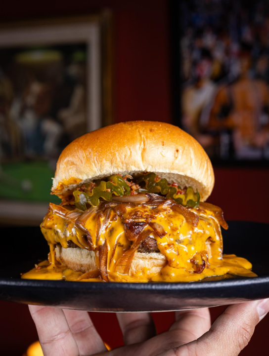 Cão Véio Alphaville aposta em bebidas fora do óbvio no verão