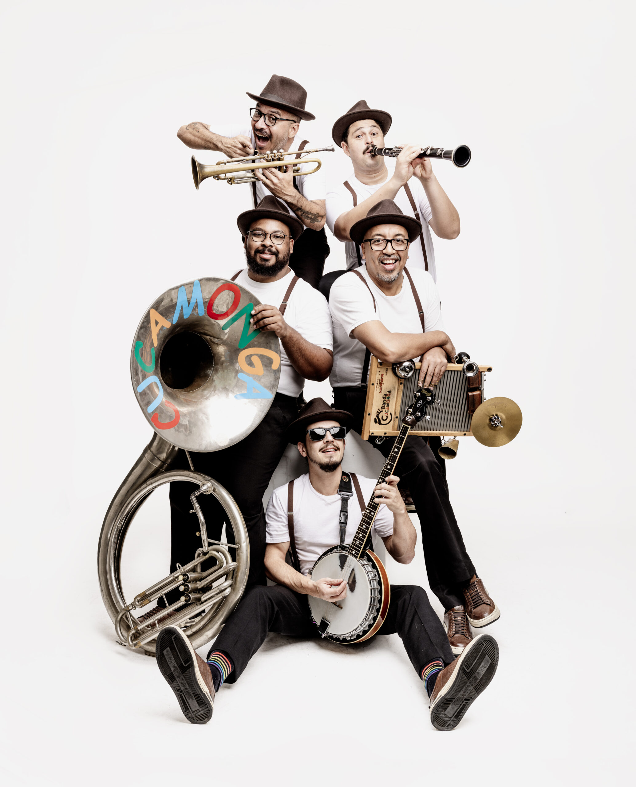 Banda Cucamonga une brasilidade