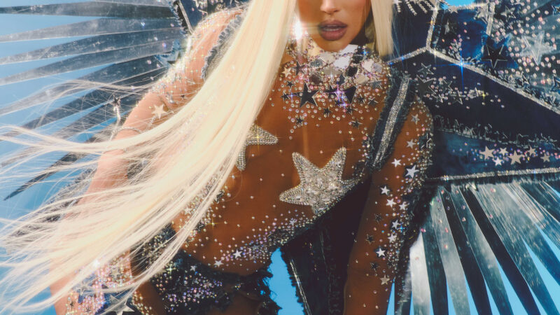 Giovana Cordeiro homenageia Bruna Surfistinha na Sapucaí