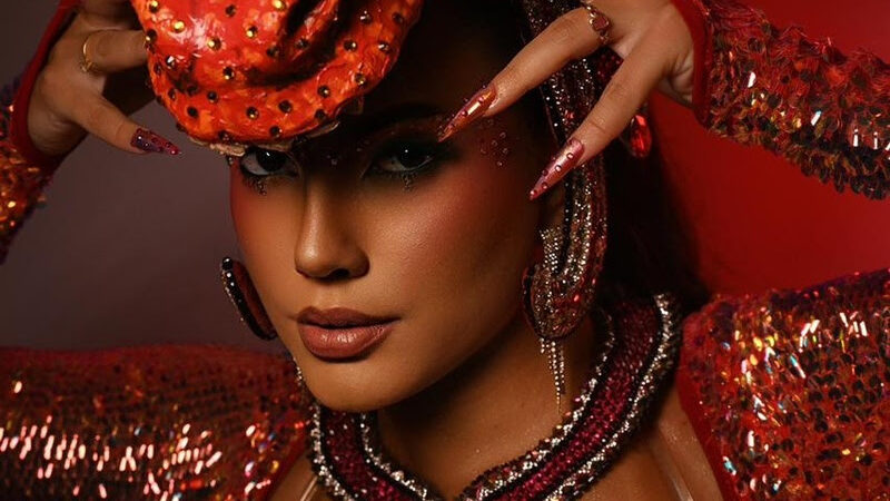 Fernanda Bande estreia como destaque na Salgueiro