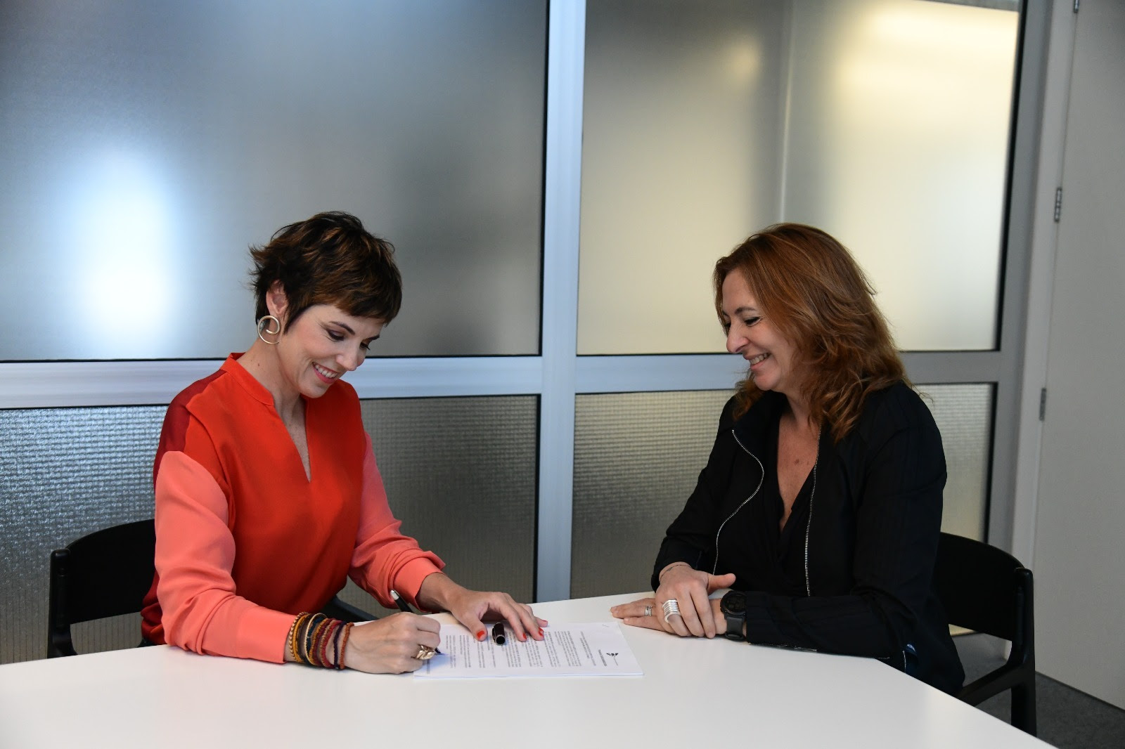 Gloria Vanique assina com a Gazeta e assume o “Mulheres”