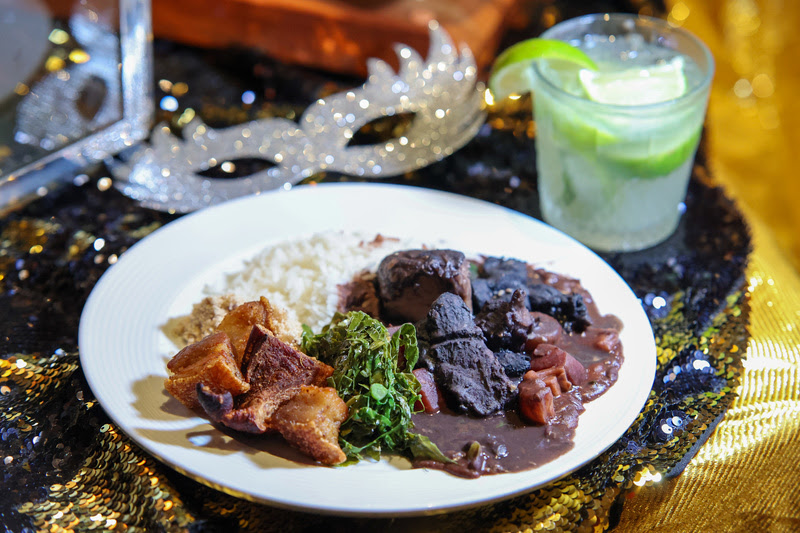 Hilton Copacabana promove feijoada de Carnaval
