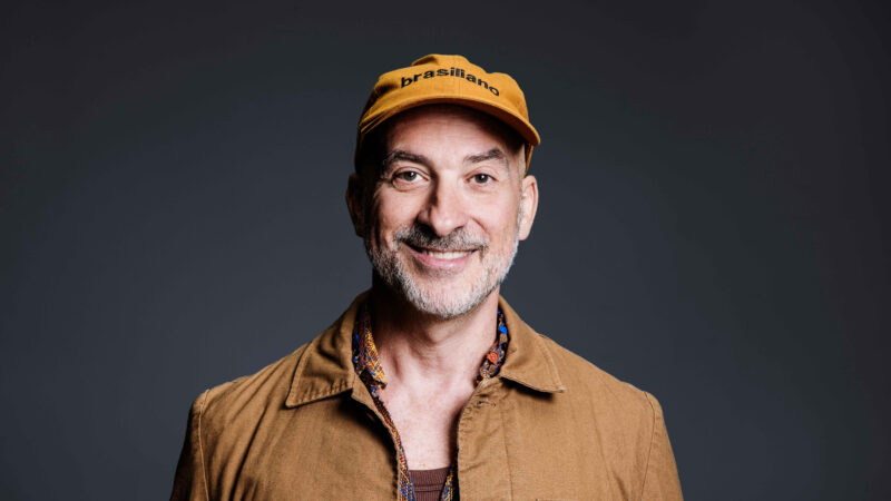 Lucas Santtana lança álbum Brasiliano