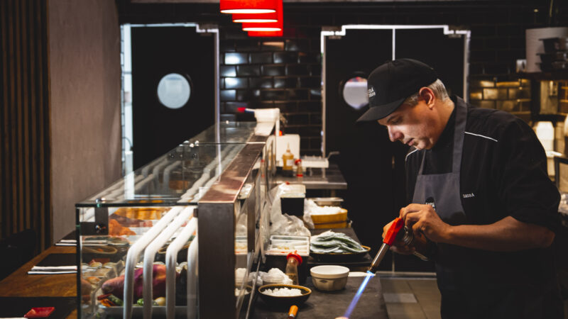 Chef ensina atum selado para Páscoa sofisticada