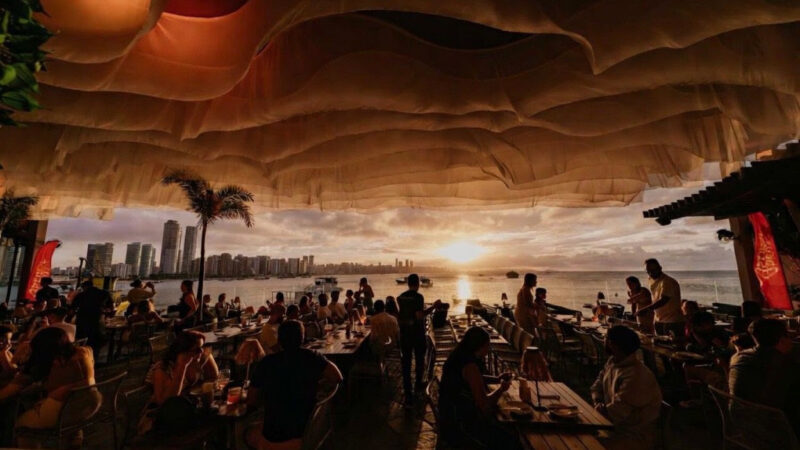 Aperol Sunset transforma pôr do sol em Fortaleza