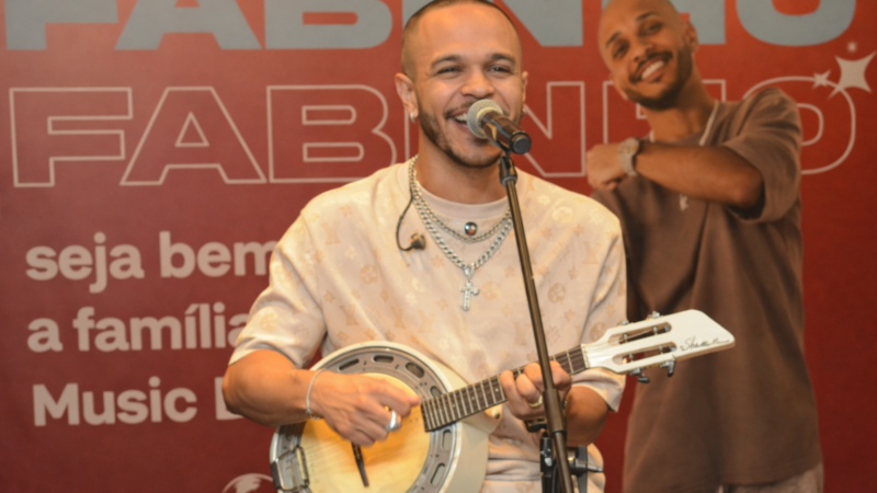 Fabinho assina com a Universal Music Brasil