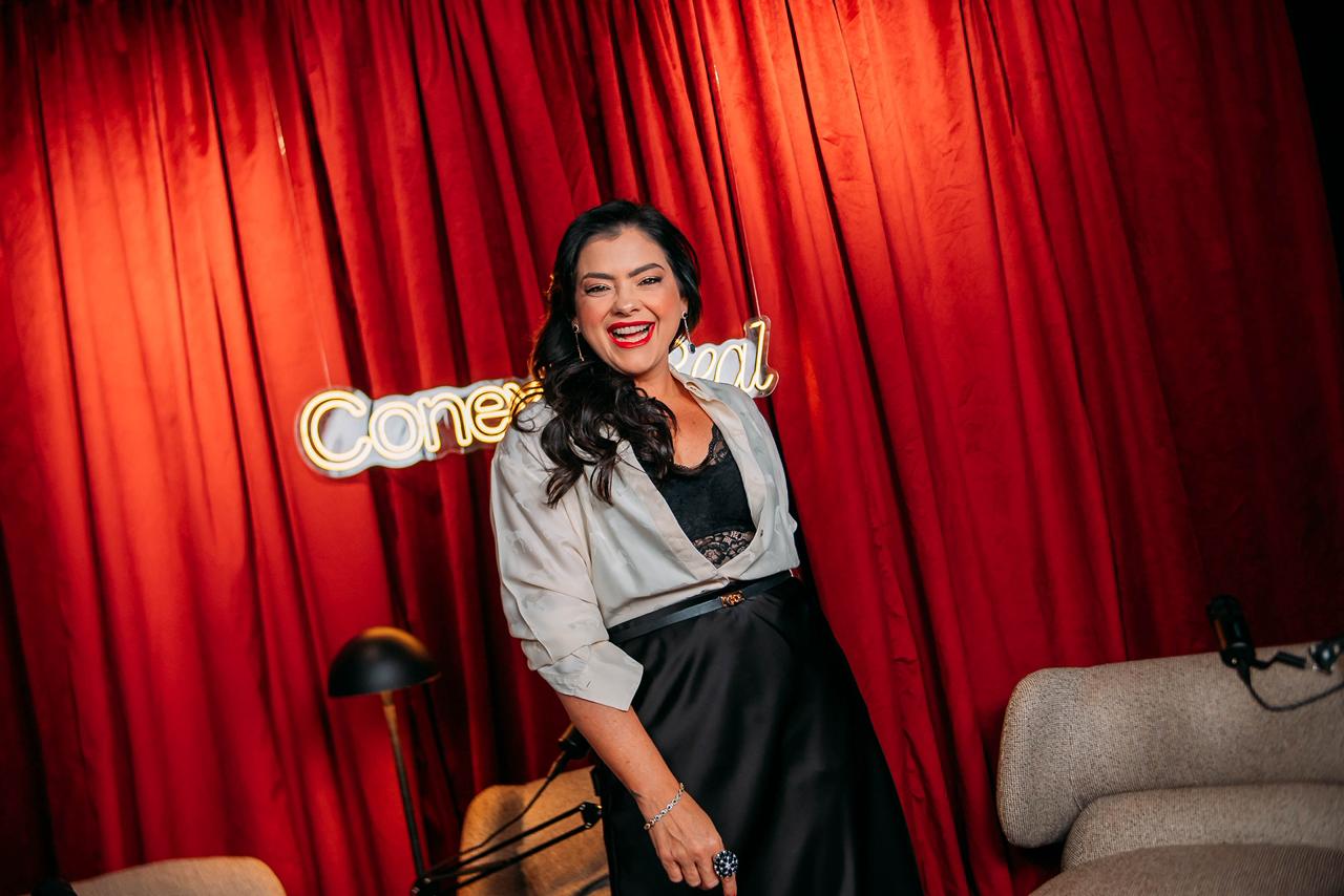 Vivi Almada lança podcast “Conexão Real” com foco em narrativas femininas