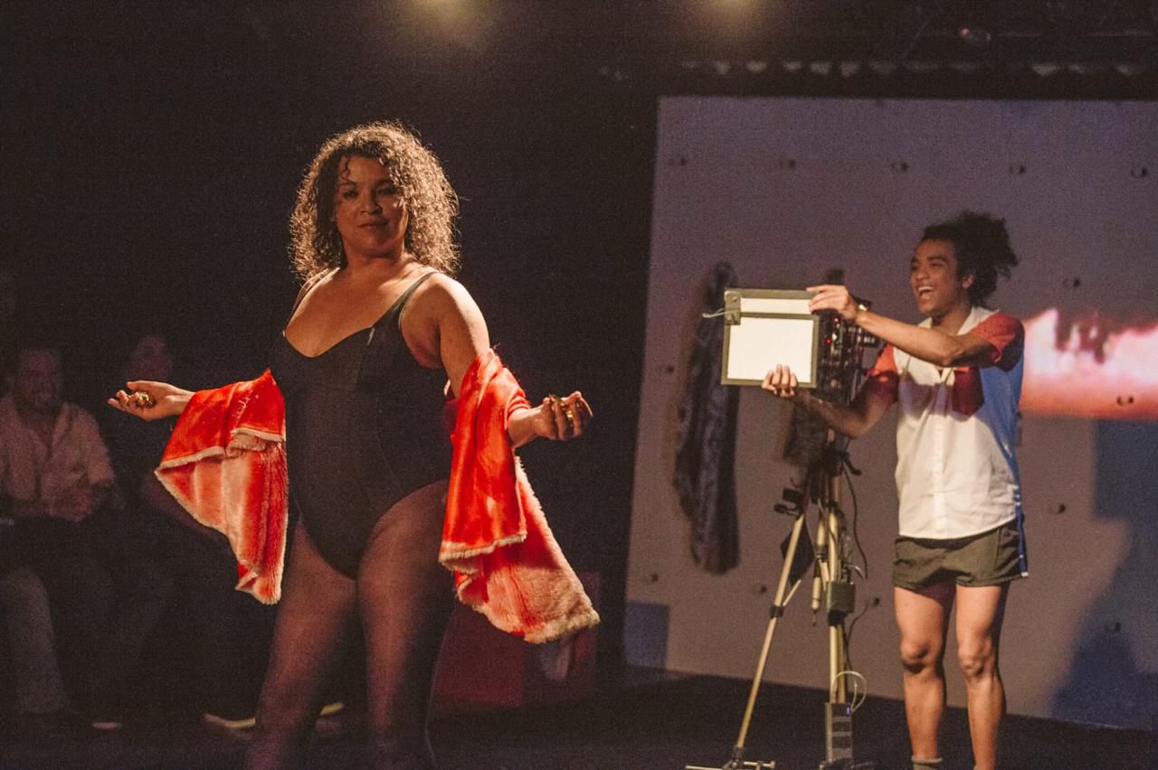 Dandara Vital estreia na literatura com “Raia 8”, relato sensível sobre sua trajetória como mulher trans