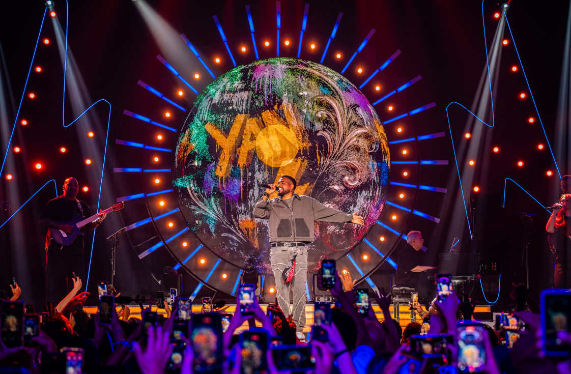 Yan grava DVD histórico com casa lotada em SP