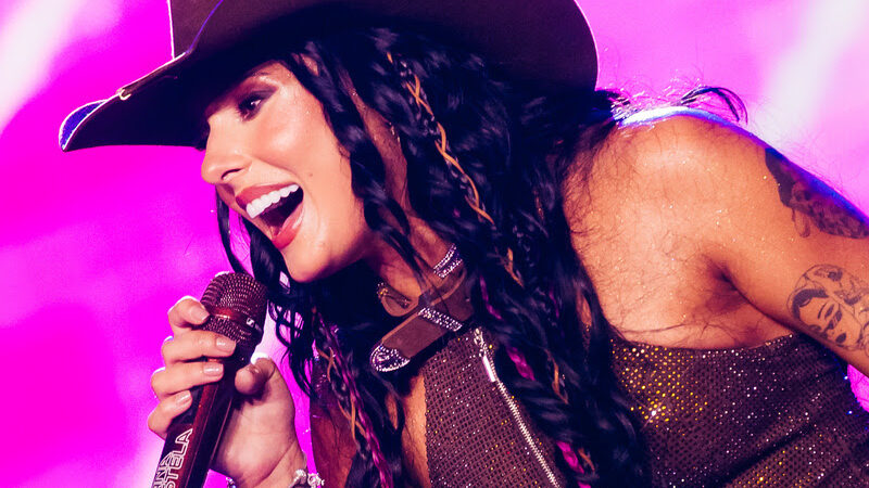 Ana Castela lota ExpoLondrina e brilha com show emocionante