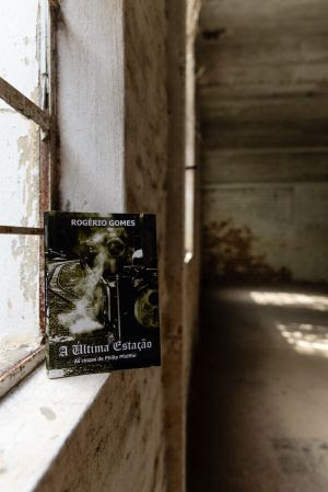 Rogério Gomes lança “A Última Estação”, romance que revive o terror da Segunda Guerra Mundial